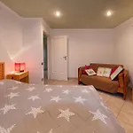 Montegolo, Graziella * קוסטרמנו