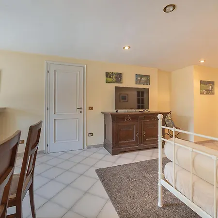 Vila Montegolo, Graziella Costermano